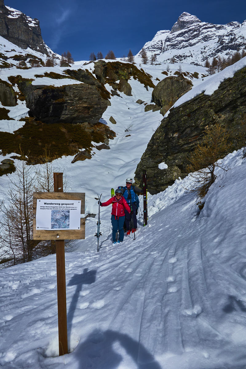 Wanderweg über den Bach nach Homatta